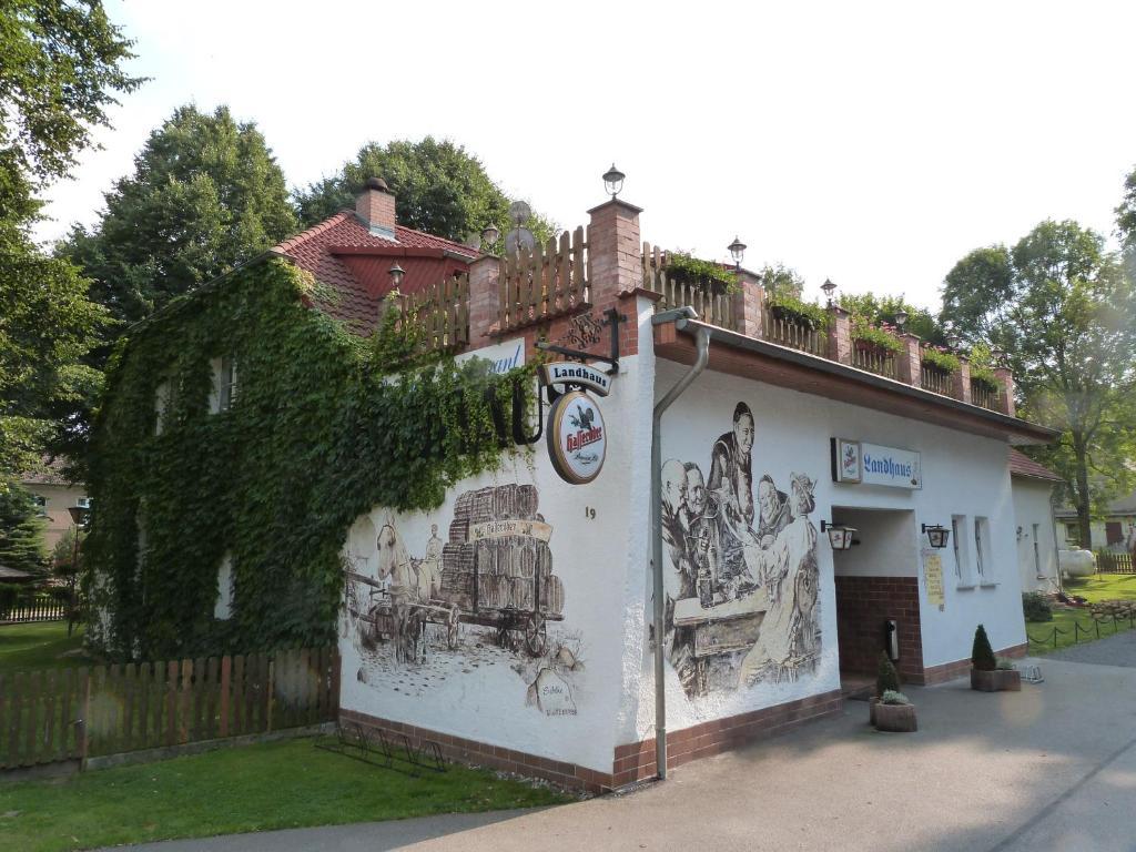 Landhaus Dargelin Hotel Behrenhoff Exterior photo