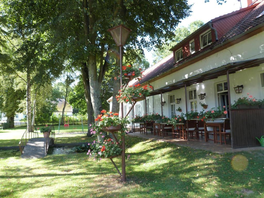 Landhaus Dargelin Hotel Behrenhoff Exterior photo