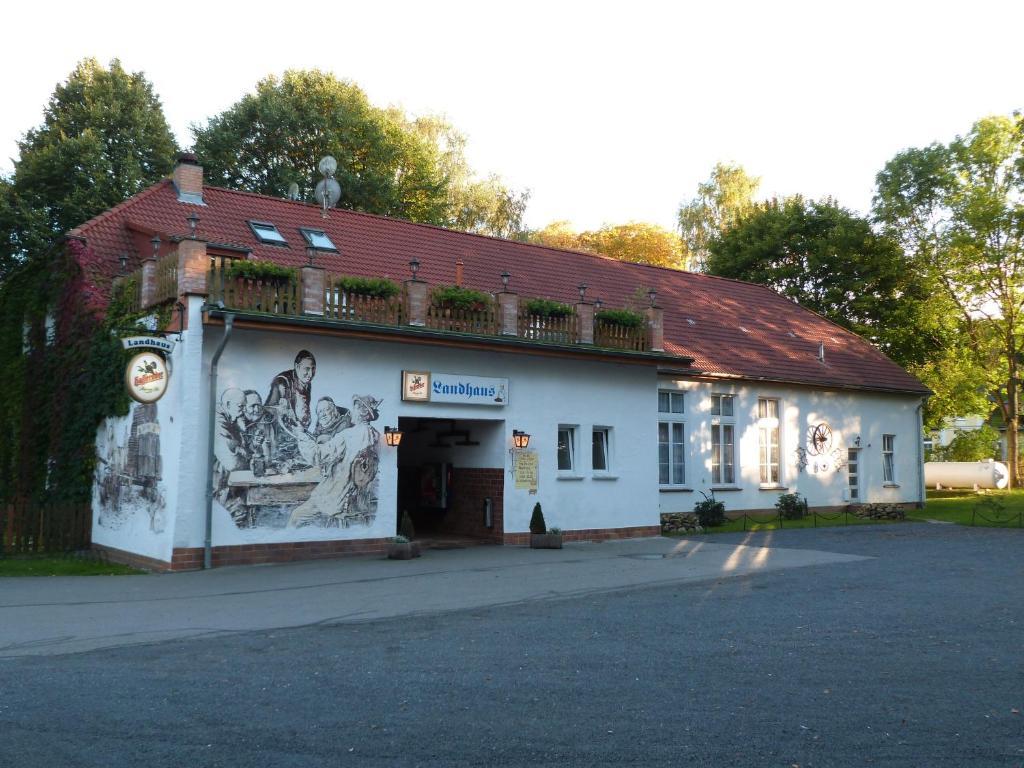 Landhaus Dargelin Hotel Behrenhoff Exterior photo